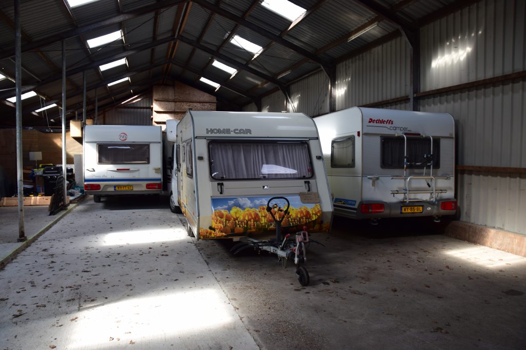 Caravans binnen